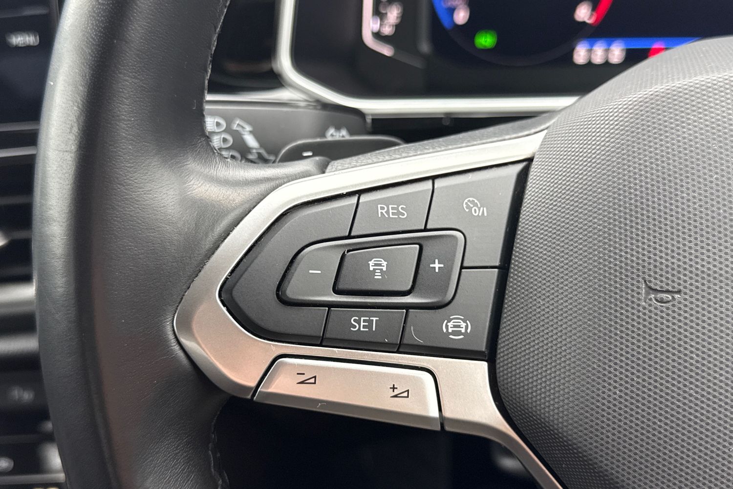 Used Volkswagen T-Roc 2024 for sale - 77500805: Photo 35