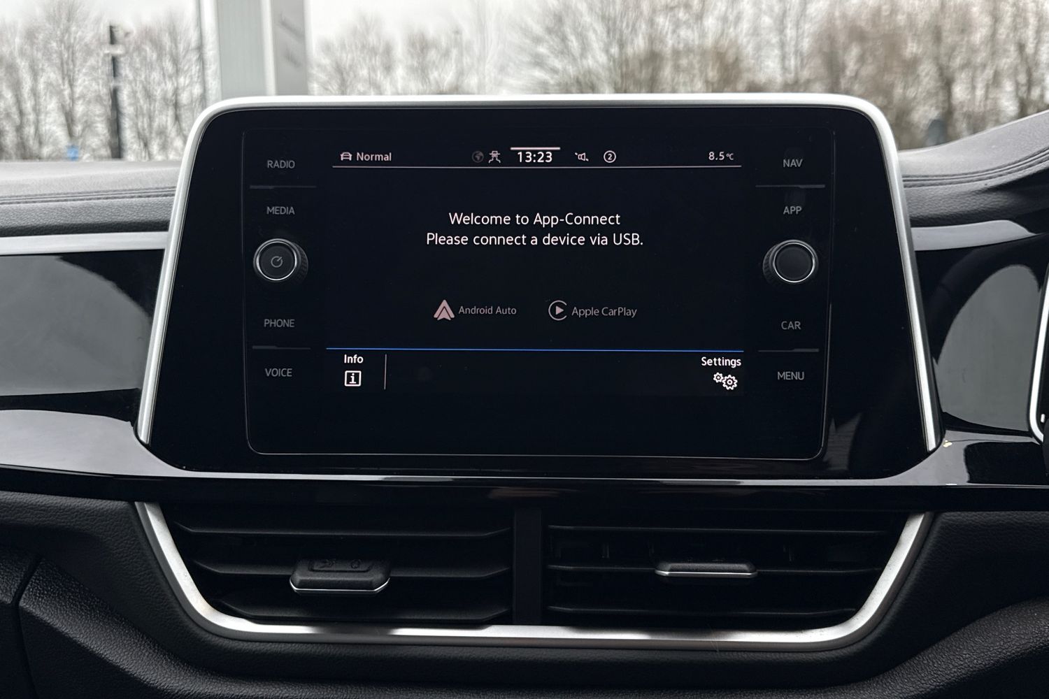 Used Volkswagen T-Roc 2024 for sale - 77500805: Photo 42