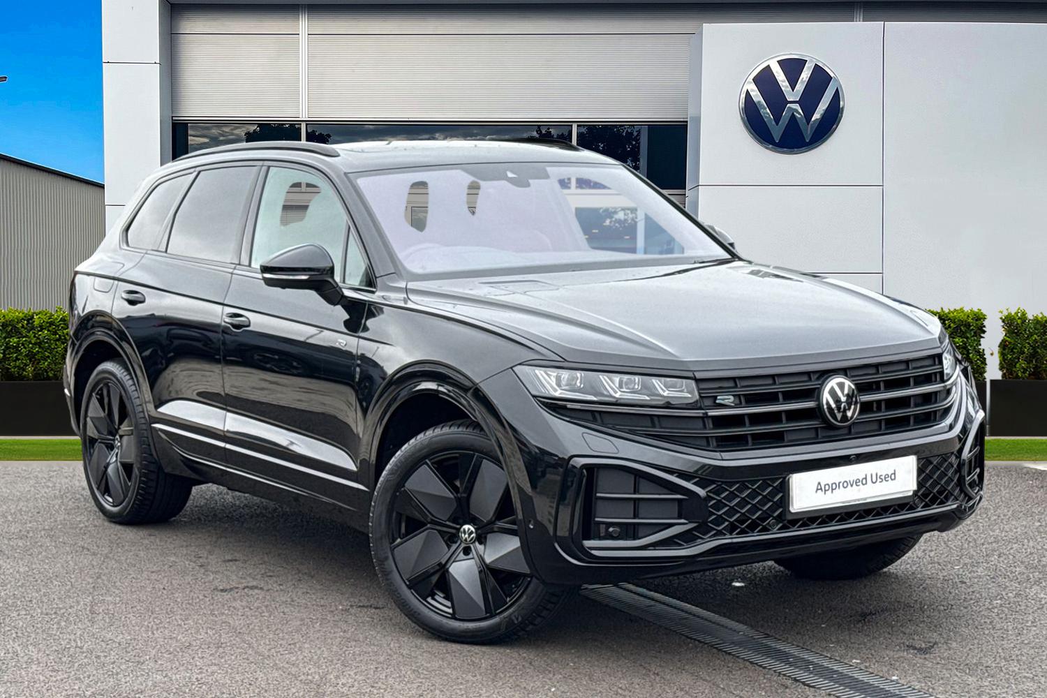 Used Volkswagen Touareg 2025 for sale - 76047298: Photo 1