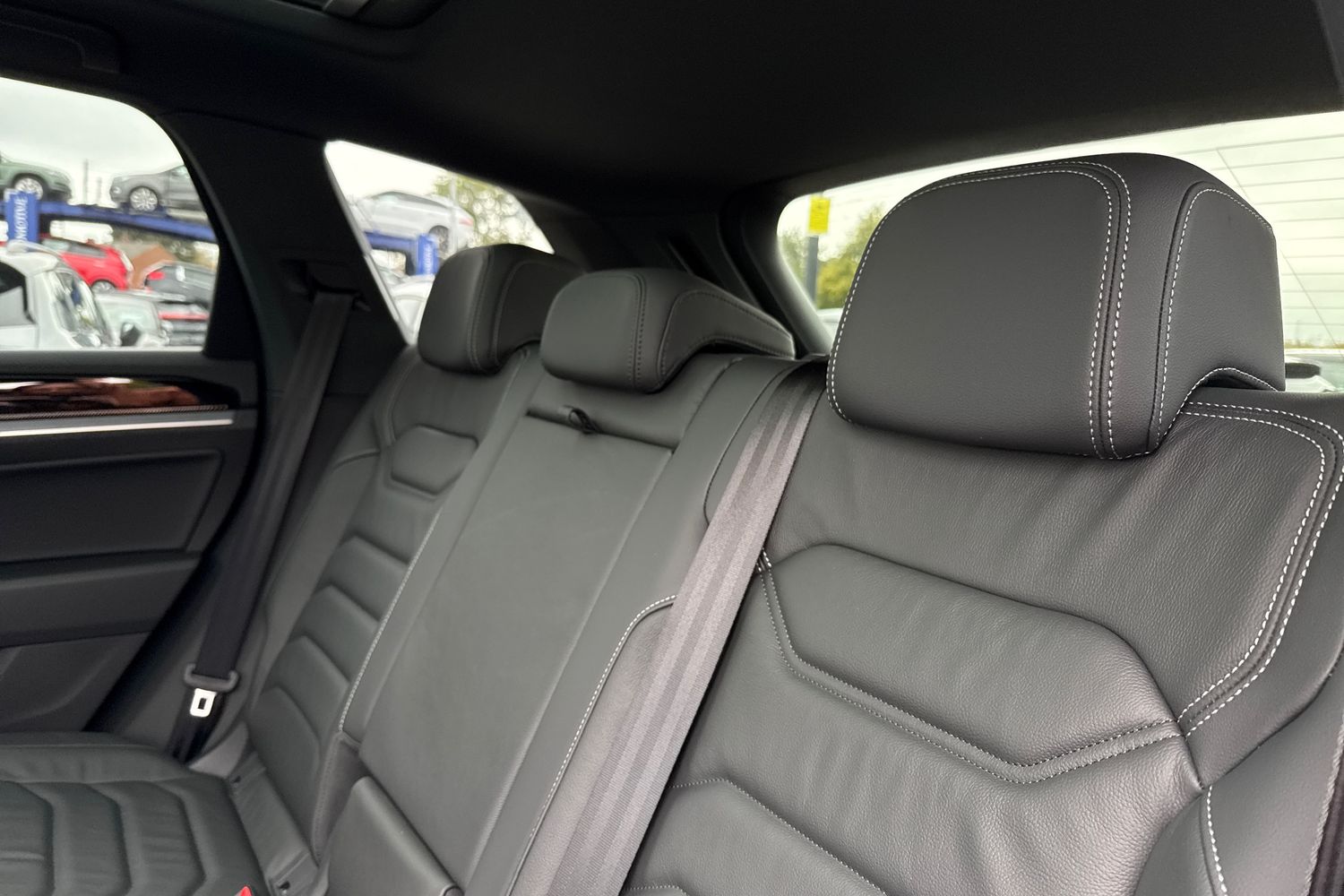 Used Volkswagen Touareg 2025 for sale - 76047298: Photo 18