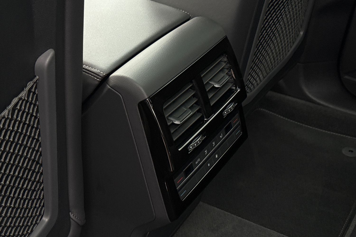 Used Volkswagen Touareg 2025 for sale - 76047298: Photo 32