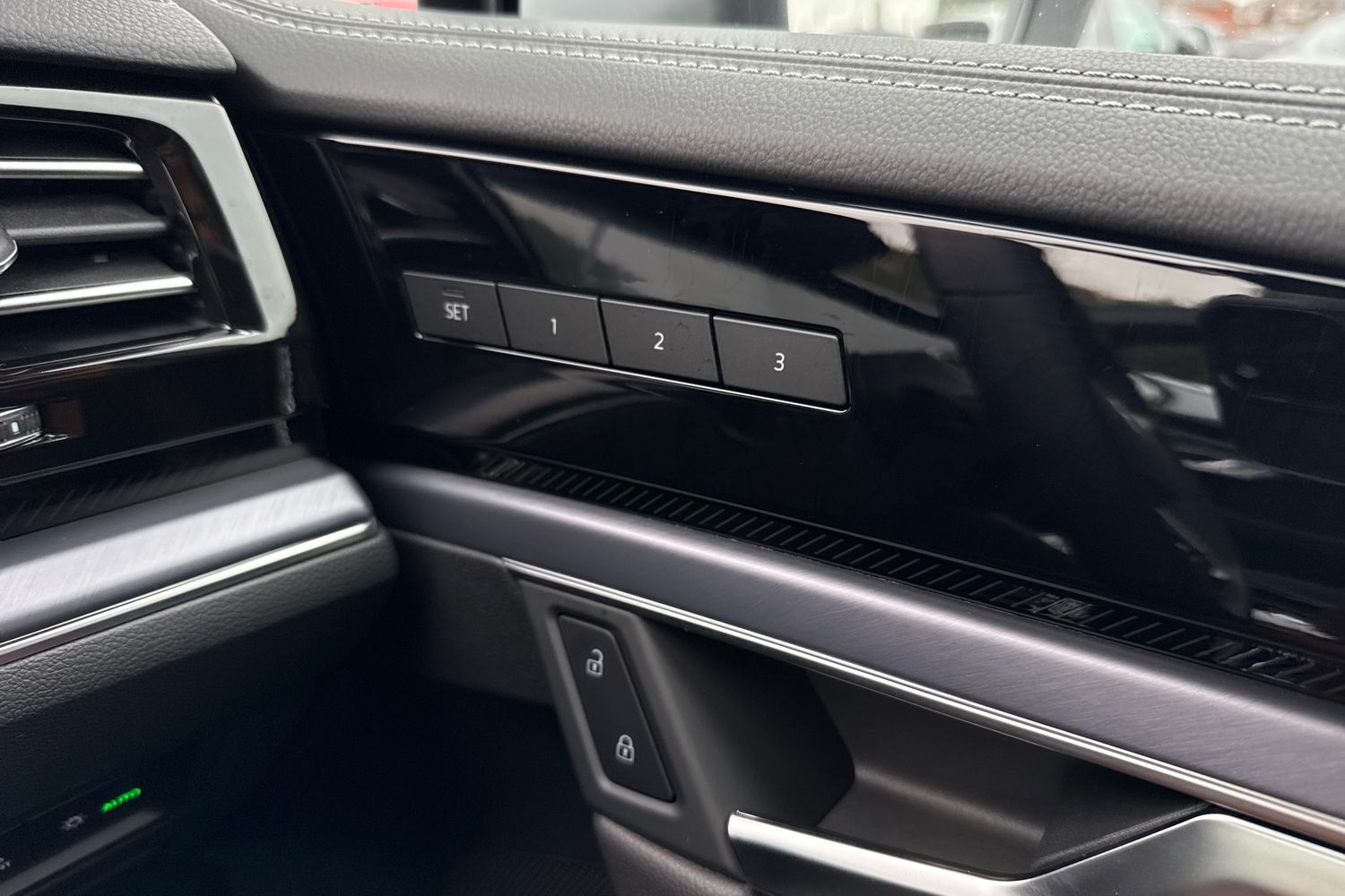 Used Volkswagen Touareg 2025 for sale - 76047298: Photo 37