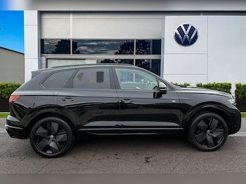 Used Volkswagen Touareg 2025 for sale - 76047298: Photo 3