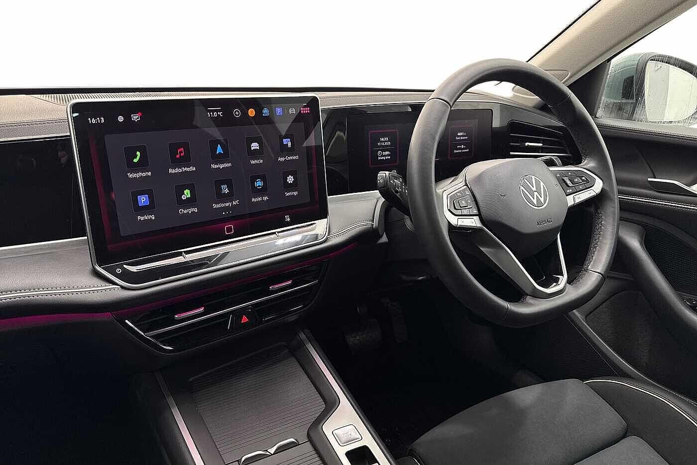 Used Volkswagen Passat 2025 for sale - 77152504: Photo 2