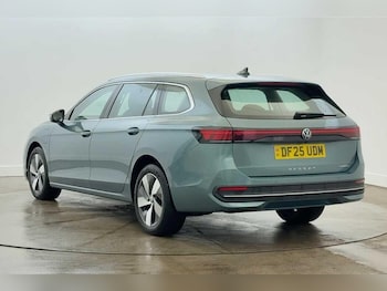 Used Volkswagen Passat 2025 for sale - 77152504: Photo