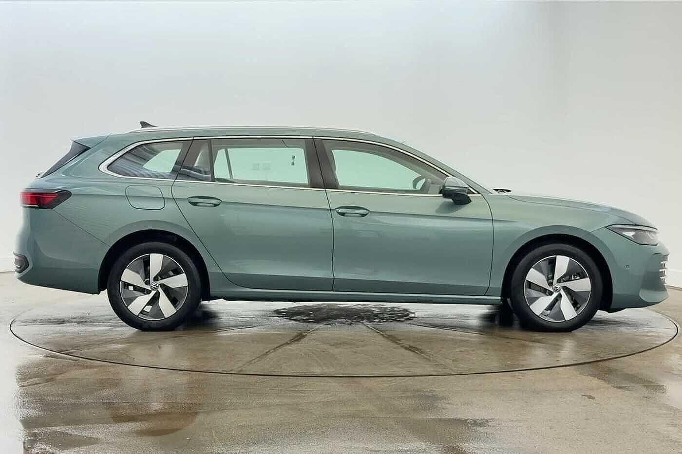 Used Volkswagen Passat 2025 for sale - 77152504: Photo 4