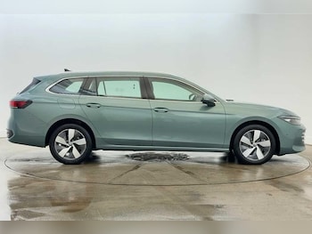 Used Volkswagen Passat 2025 for sale - 77152504: Photo