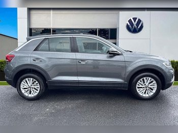 Used Volkswagen T-Roc 2024 for sale - 78807210: Photo