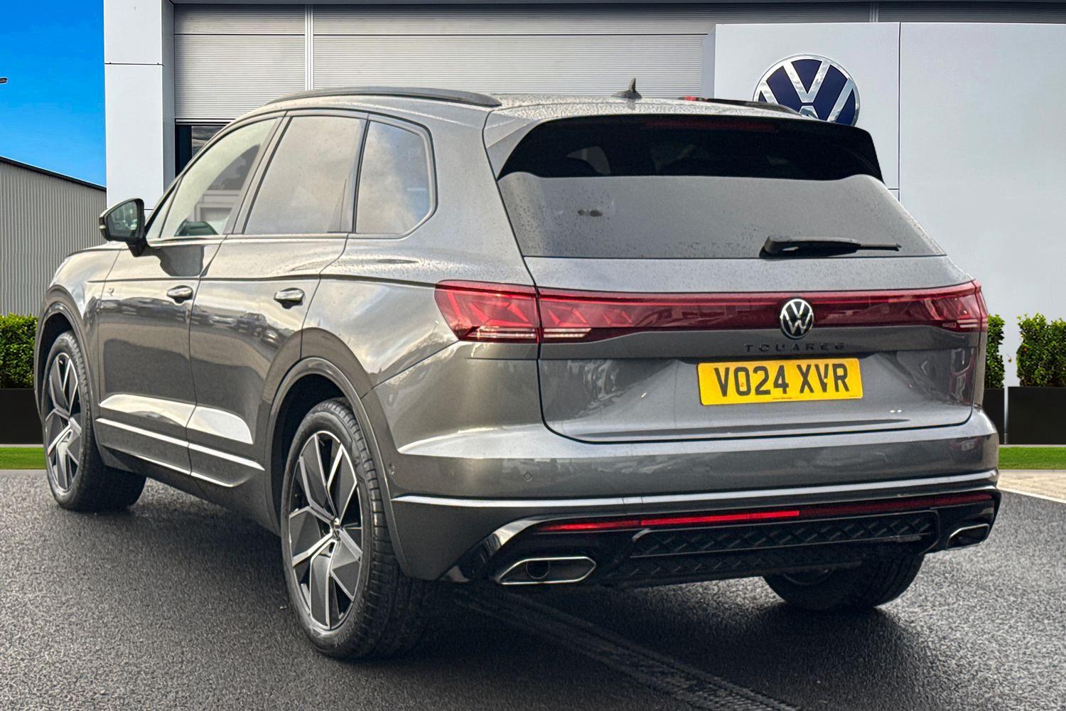 Used Volkswagen Touareg 2024 for sale - 77199492: Photo 2