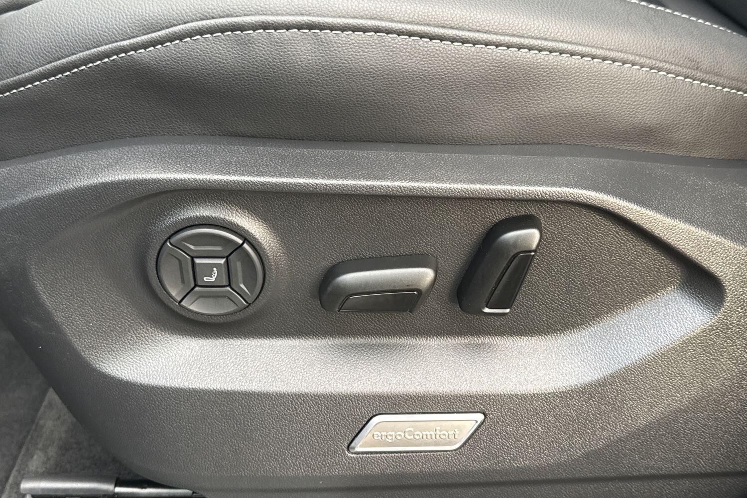 Used Volkswagen Touareg 2024 for sale - 77199492: Photo 35