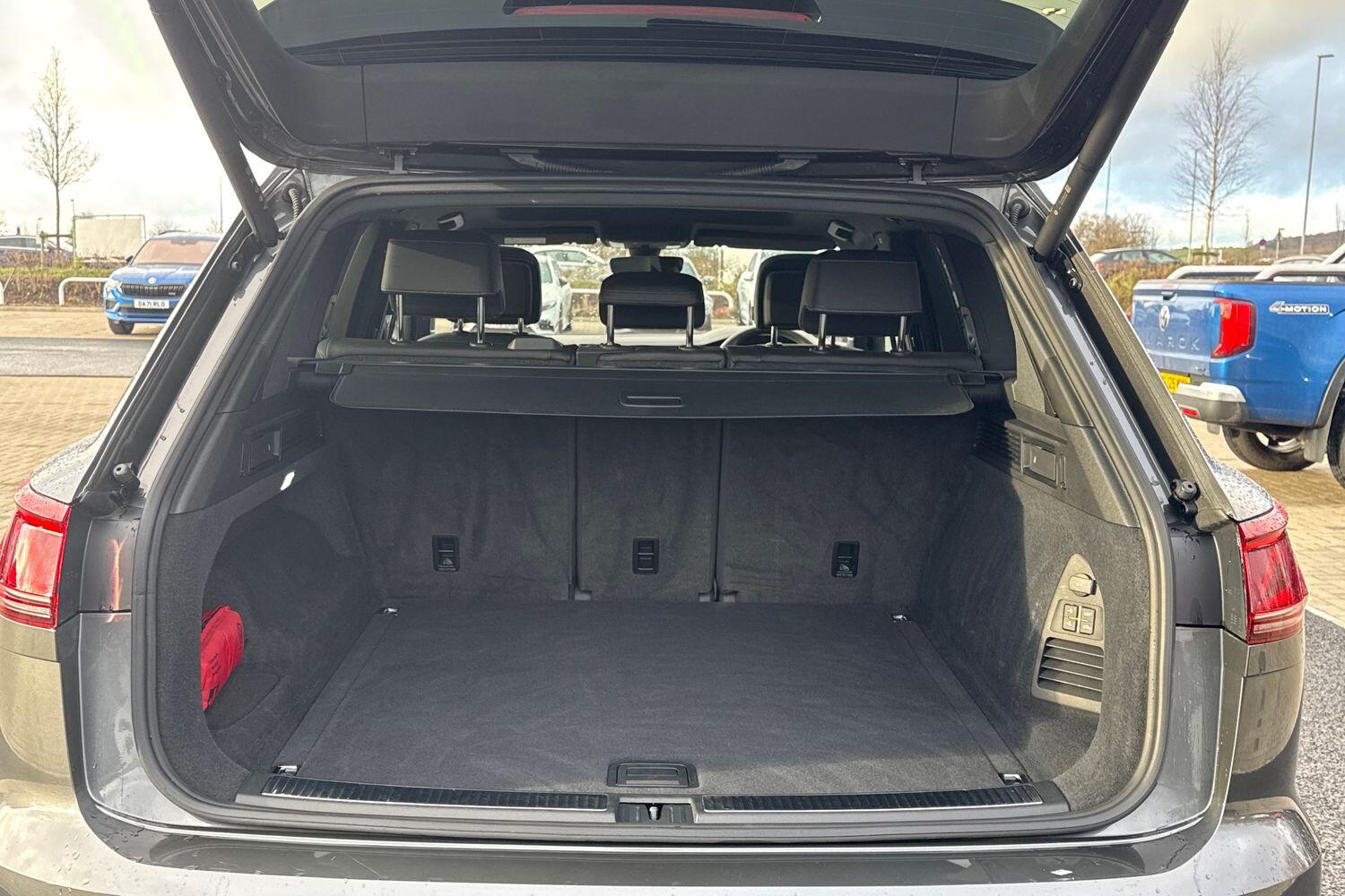 Used Volkswagen Touareg 2024 for sale - 77199492: Photo 9