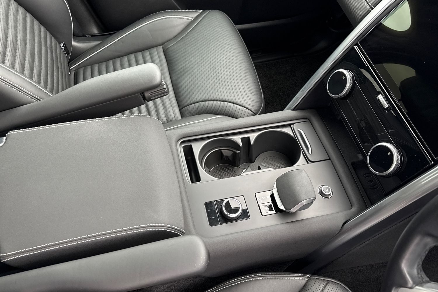 Used Land Rover Discovery 2023 for sale - 78001657: Photo 23