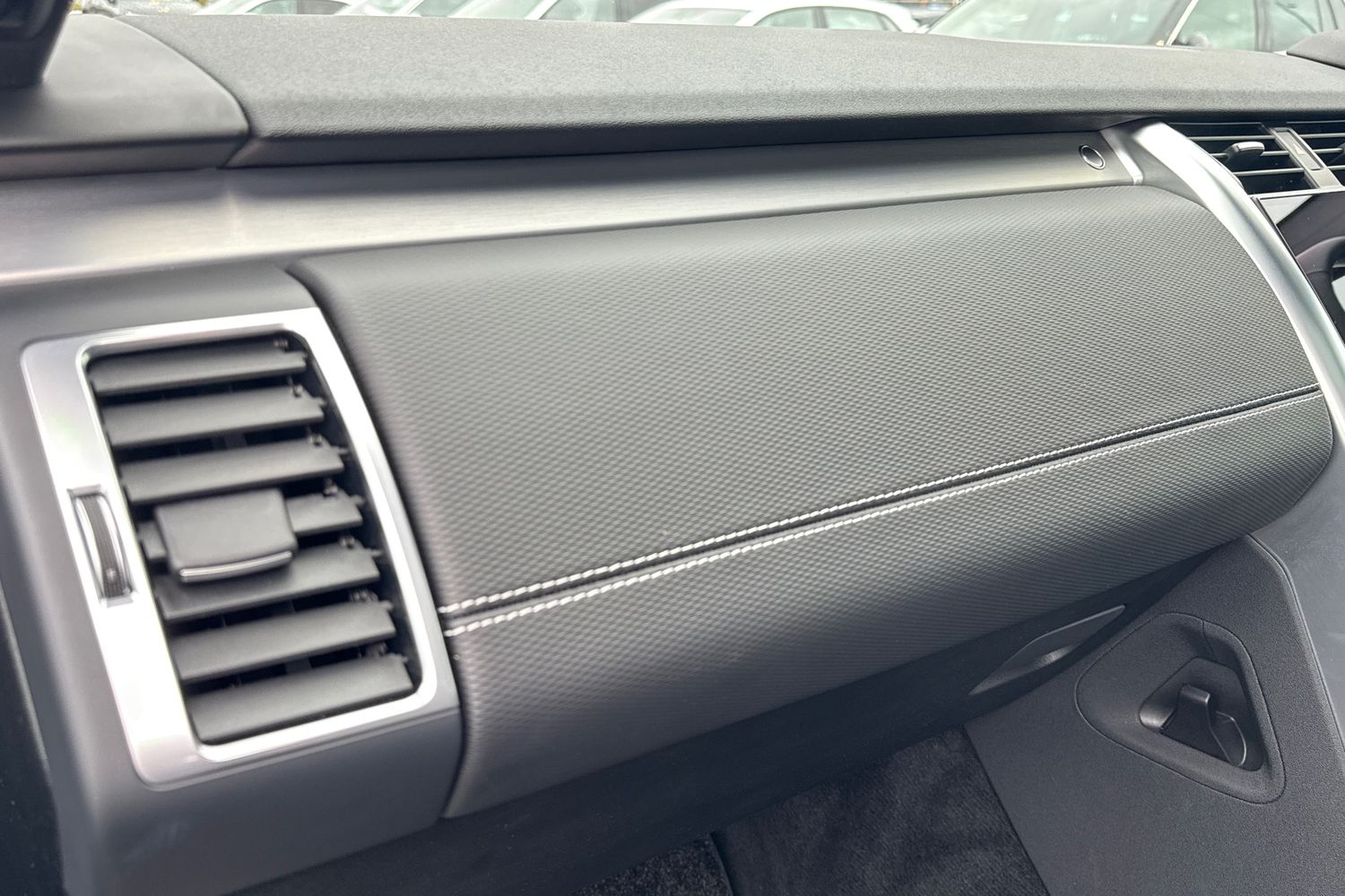 Used Land Rover Discovery 2023 for sale - 78001657: Photo 34