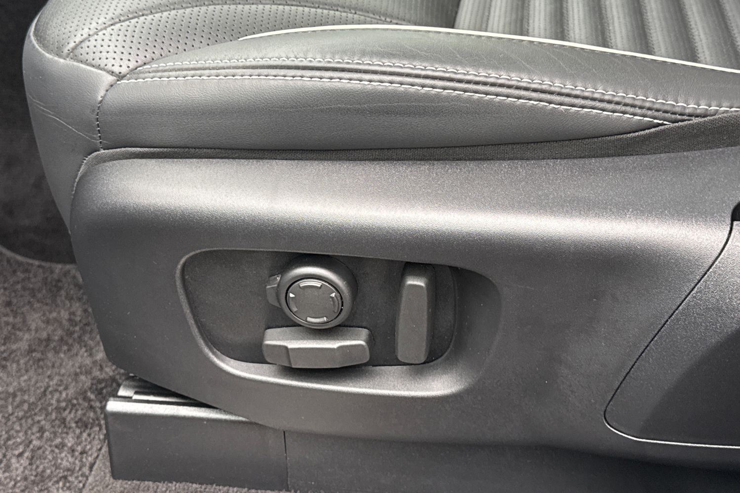 Used Land Rover Discovery 2023 for sale - 78001657: Photo 35