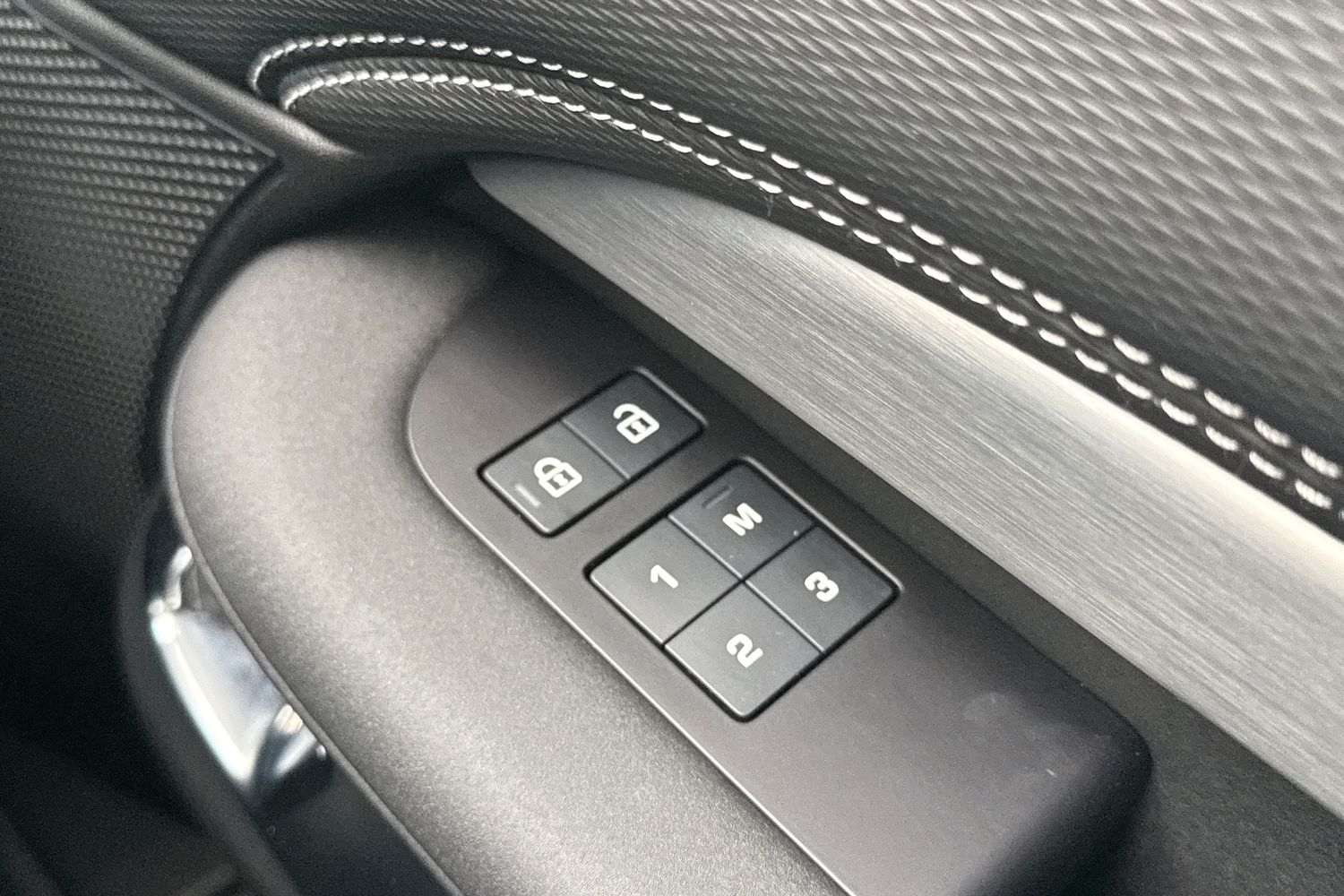 Used Land Rover Discovery 2023 for sale - 78001657: Photo 41