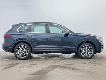 Used Volkswagen Touareg 2024 for sale - 78605590: Photo