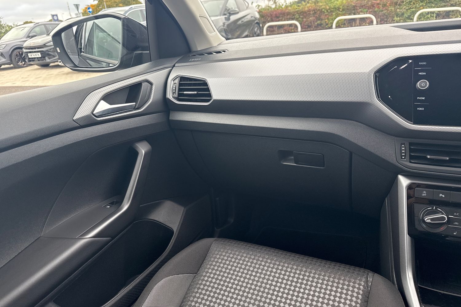 Used Volkswagen T-Cross 2022 for sale - 76232456: Photo 20