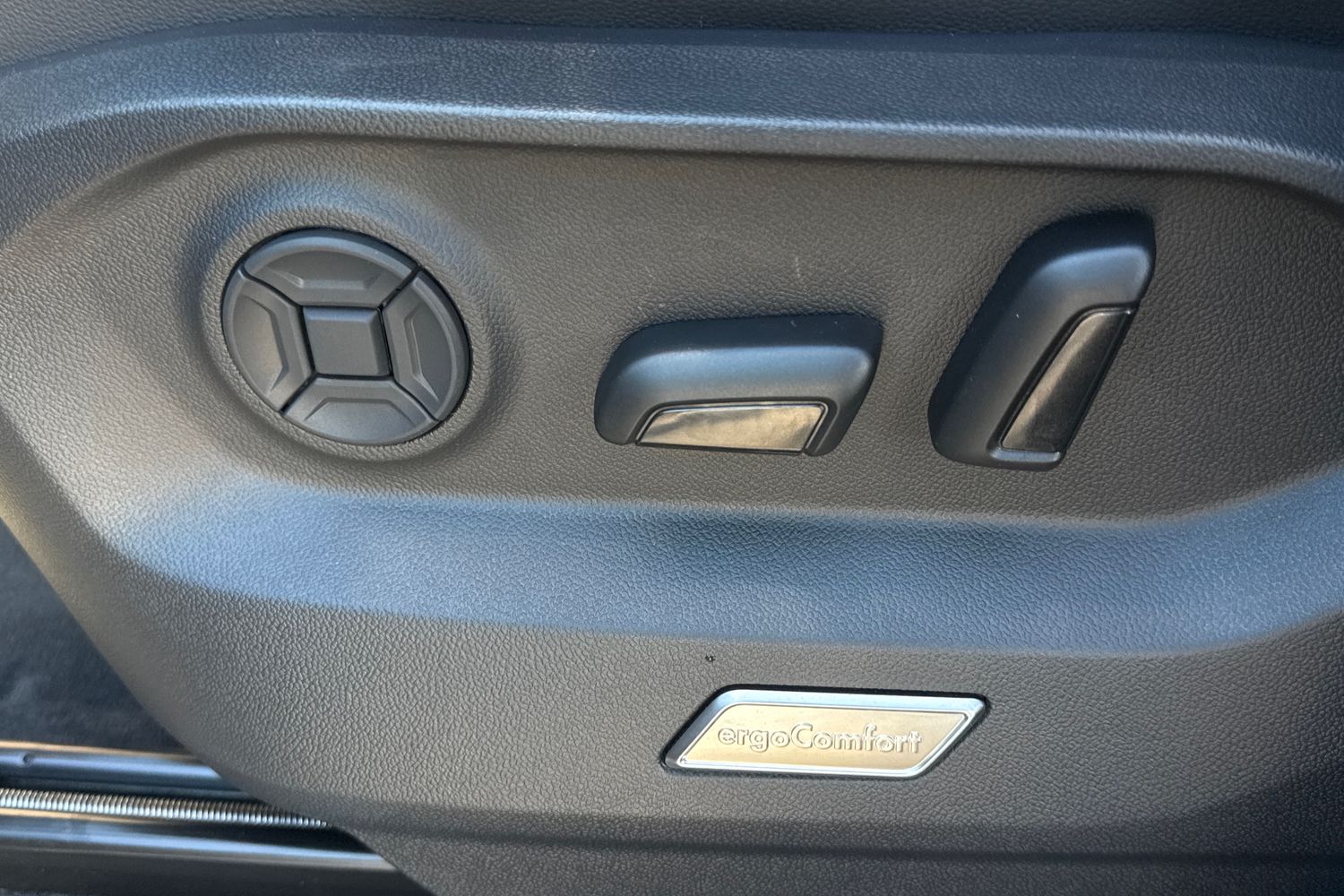 Used Volkswagen Touareg 2025 for sale - 77099720: Photo 38