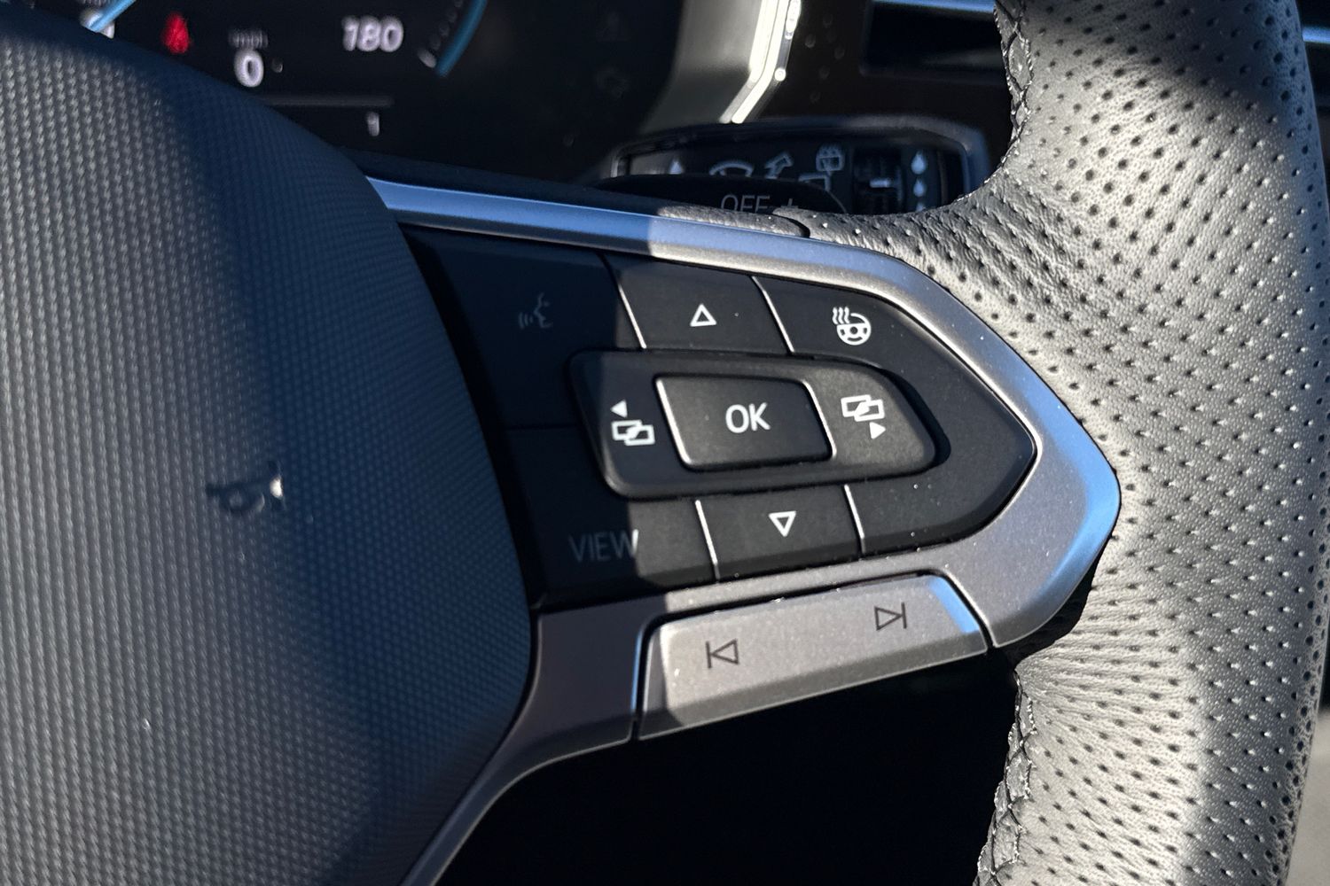 Used Volkswagen Touareg 2025 for sale - 77099720: Photo 40