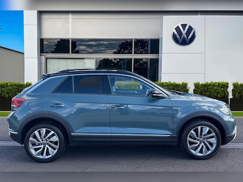 Used Volkswagen T-Roc 2022 for sale - 75761452: Photo