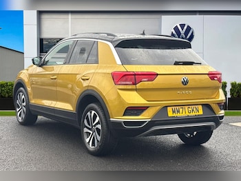 Used Volkswagen T-Roc 2022 for sale - 76232600: Photo