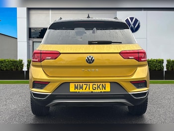 Used Volkswagen T-Roc 2022 for sale - 76232600: Photo