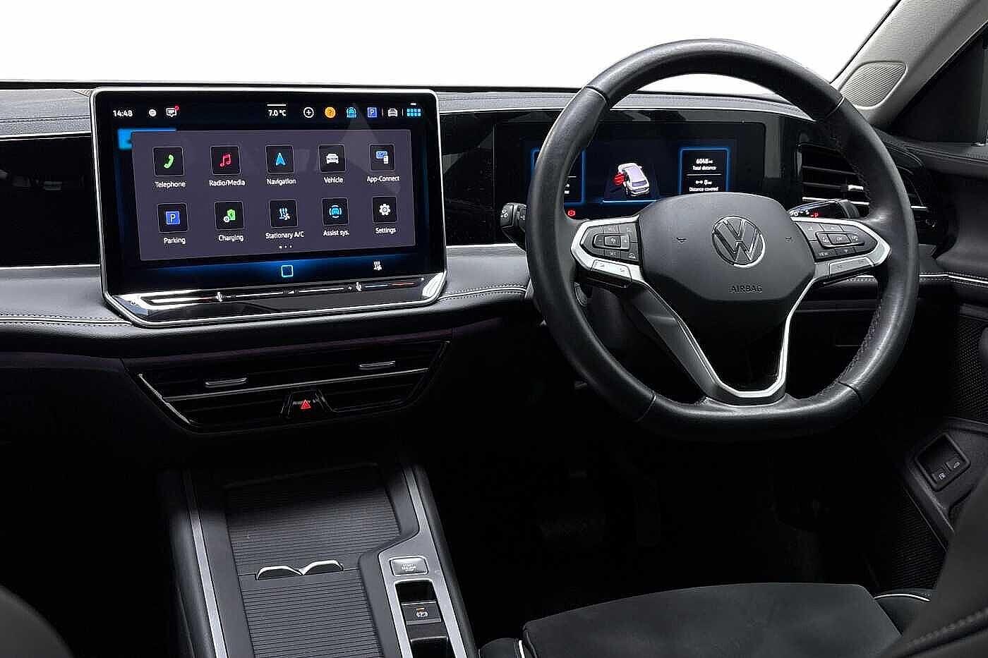 Used Volkswagen Passat 2025 for sale - 77152610: Photo 2