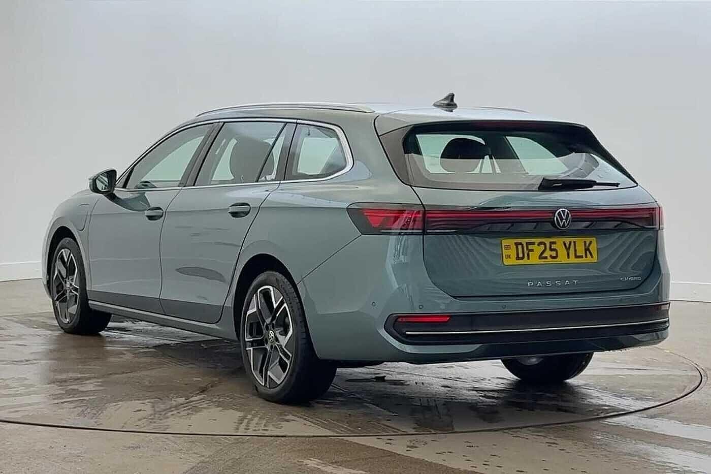 Used Volkswagen Passat 2025 for sale - 77152610: Photo 3