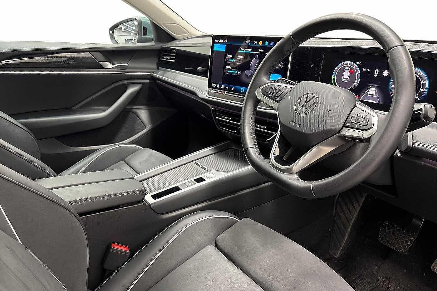 Used Volkswagen Passat 2025 for sale - 77152610: Photo 6