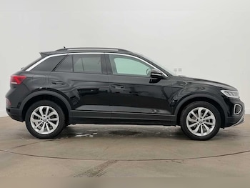 Used Volkswagen T-Roc 2025 for sale - 79355135: Photo