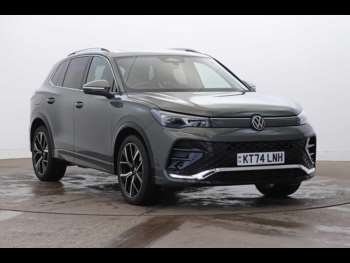 2025 - 1.5 eTSI (150ps) R-Line DSG **INFO PACK PLUS + PAN ROOF** 5-Door