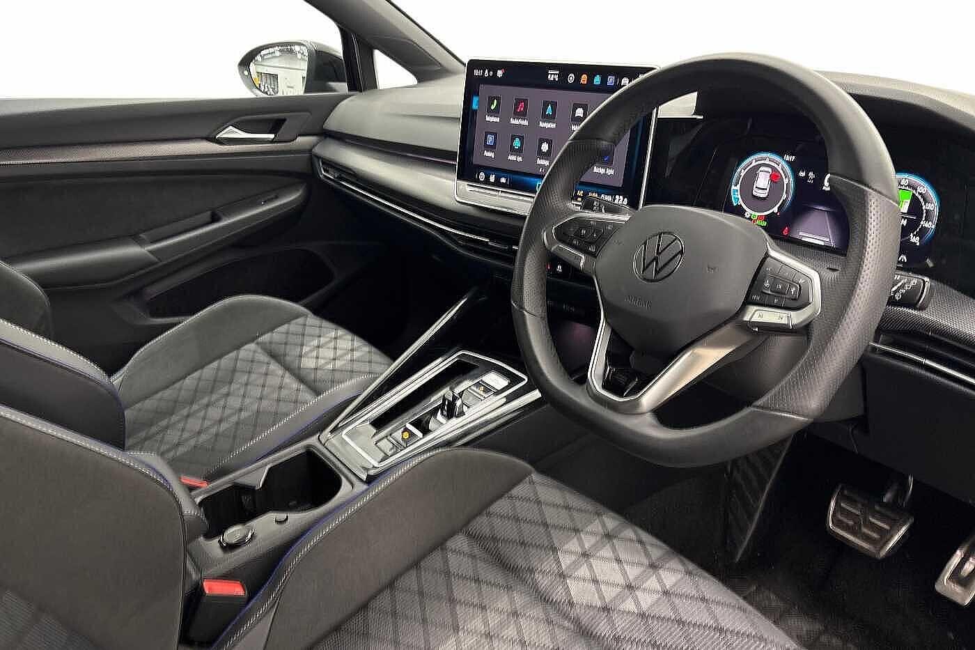 Used Volkswagen Golf 2025 for sale - 77834841: Photo 6