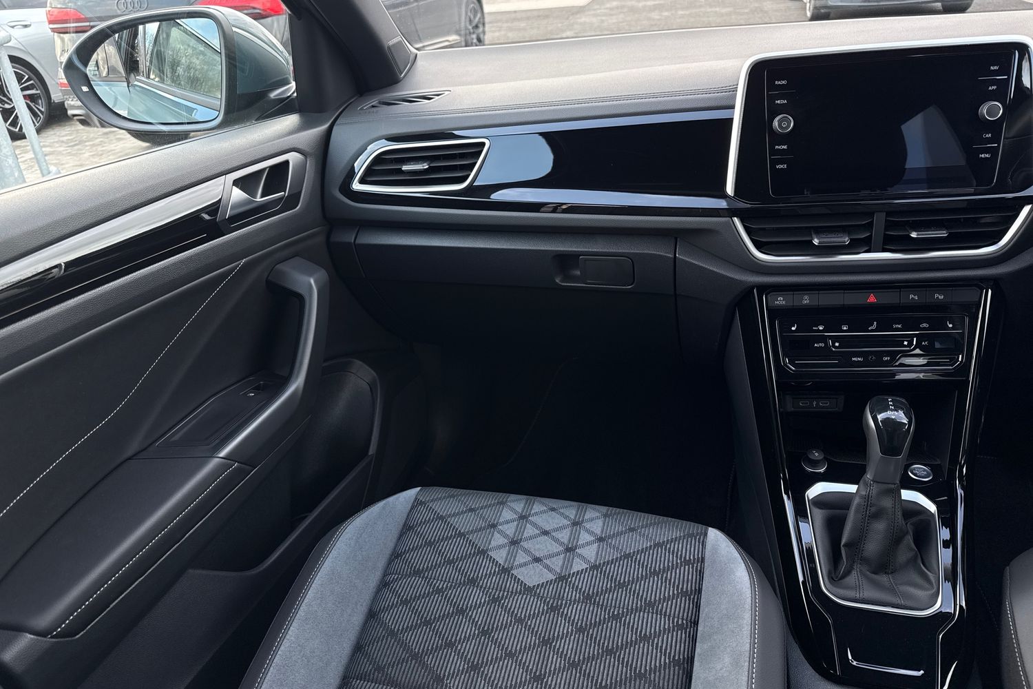 Used Volkswagen T-Roc 2025 for sale - 78010679: Photo 15