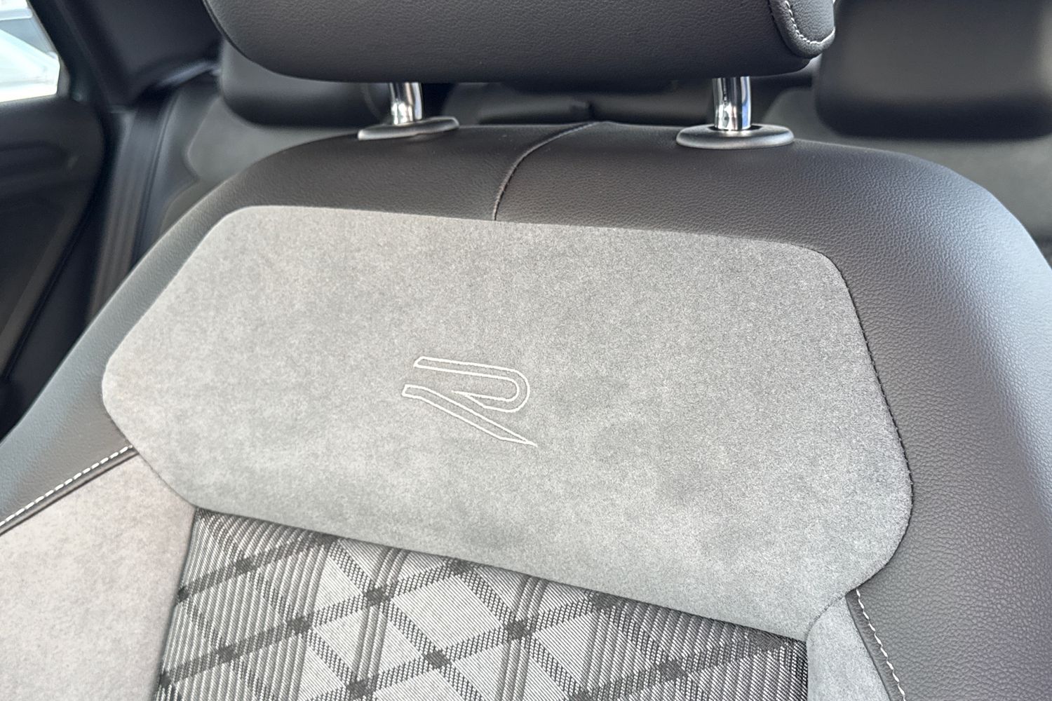 Used Volkswagen T-Roc 2025 for sale - 78010679: Photo 32