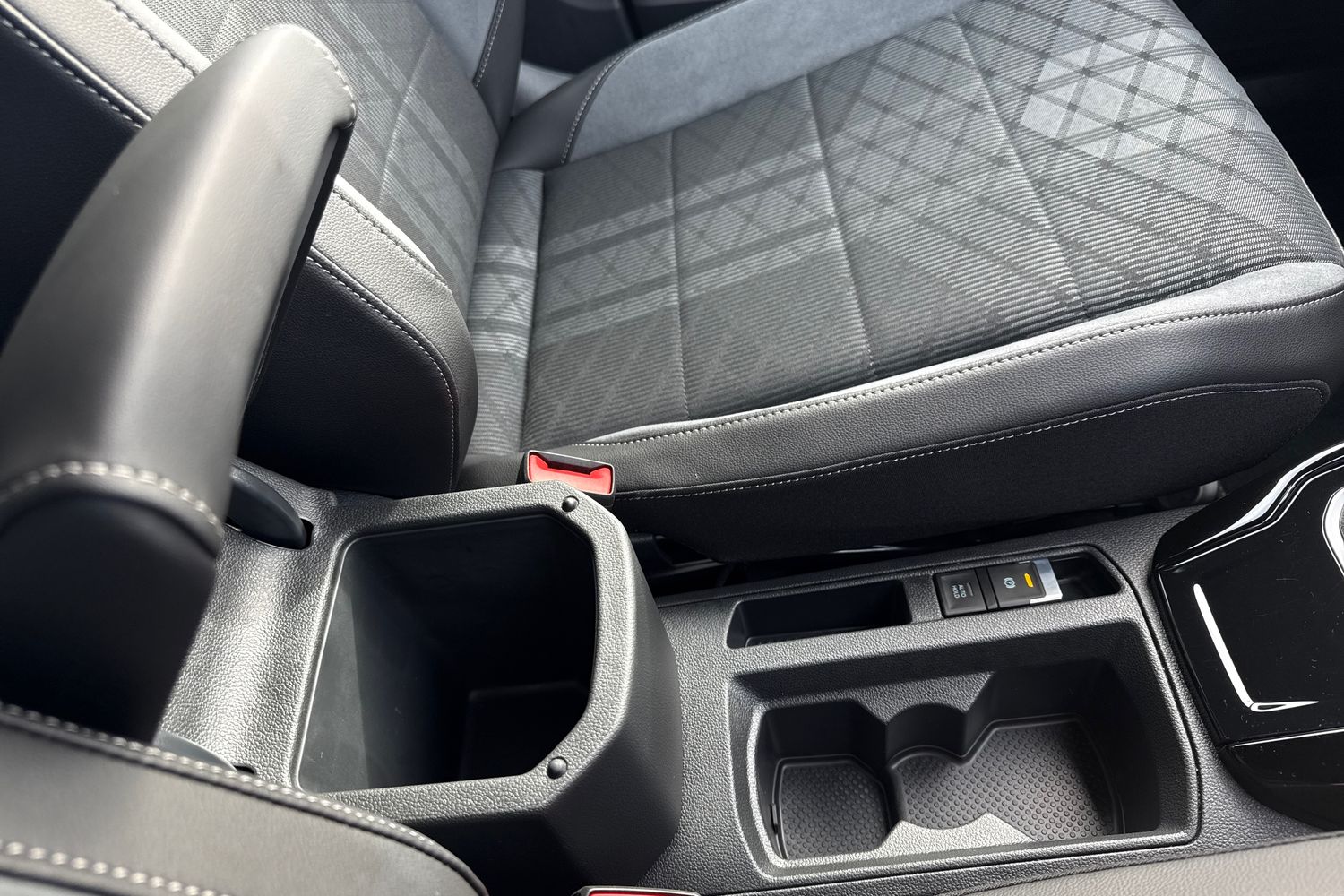 Used Volkswagen T-Roc 2025 for sale - 78010679: Photo 40