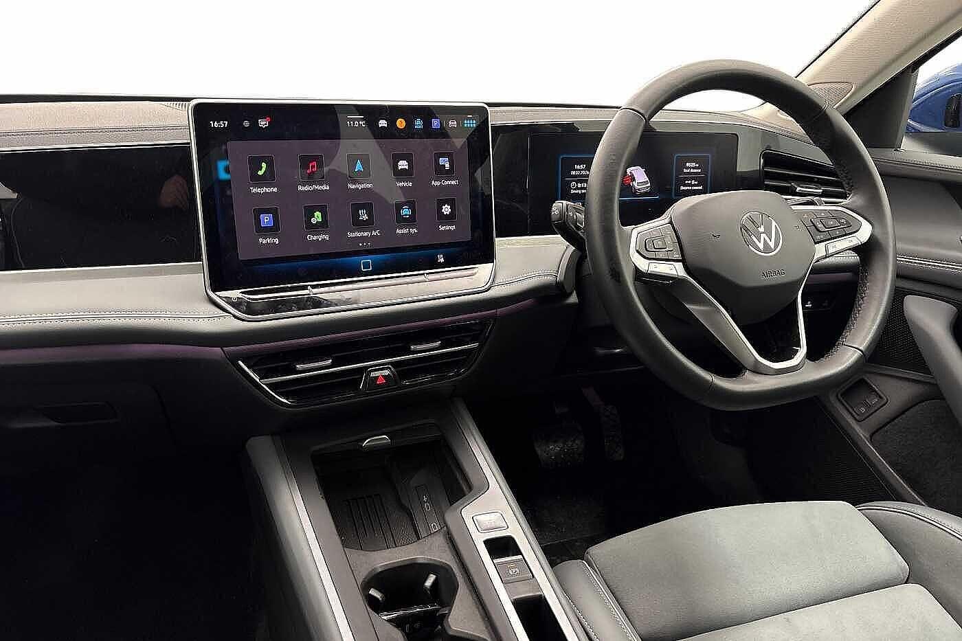 Used Volkswagen Passat 2025 for sale - 77546382: Photo 2