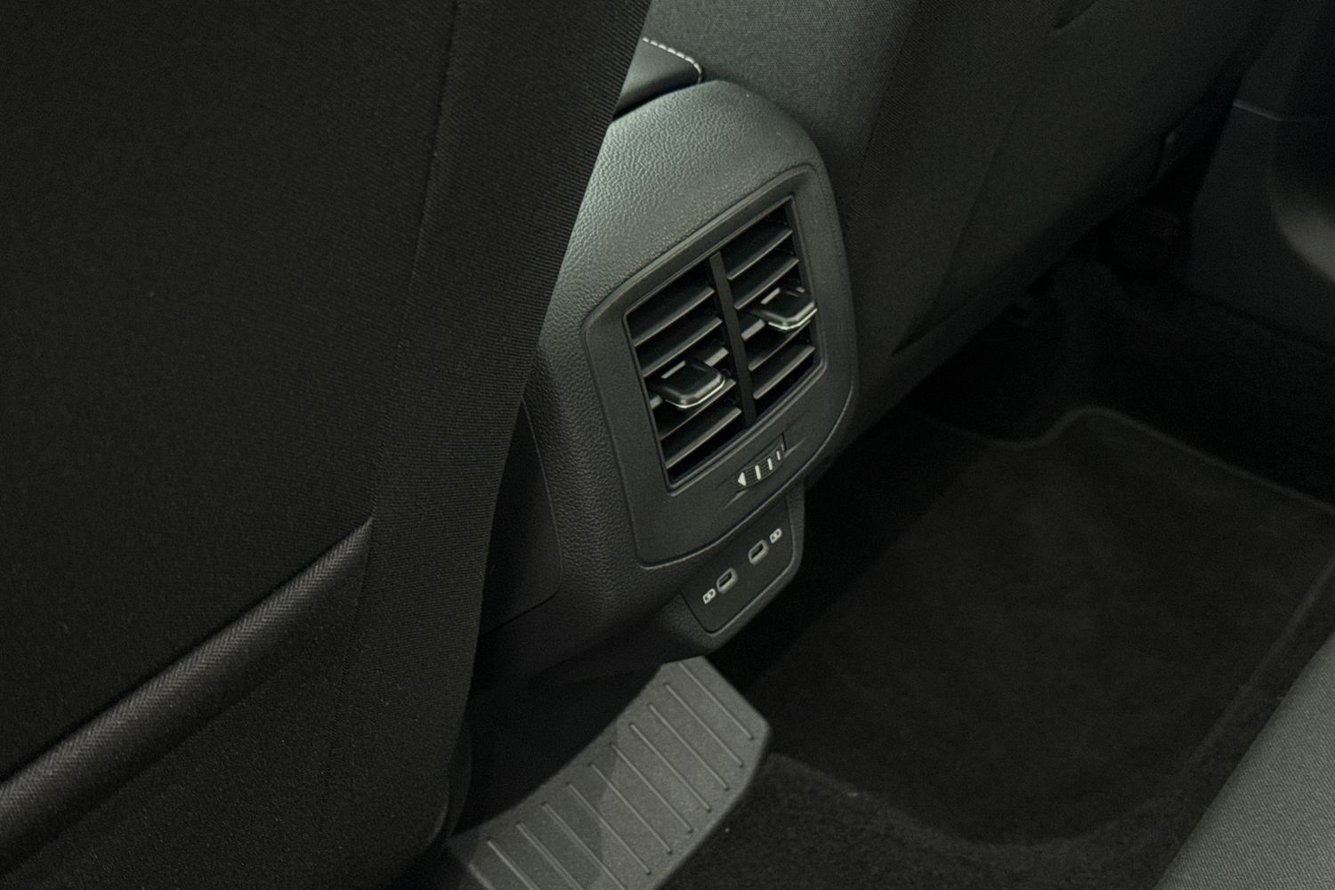 Used Volkswagen T-Roc 2025 for sale - 77220053: Photo 31