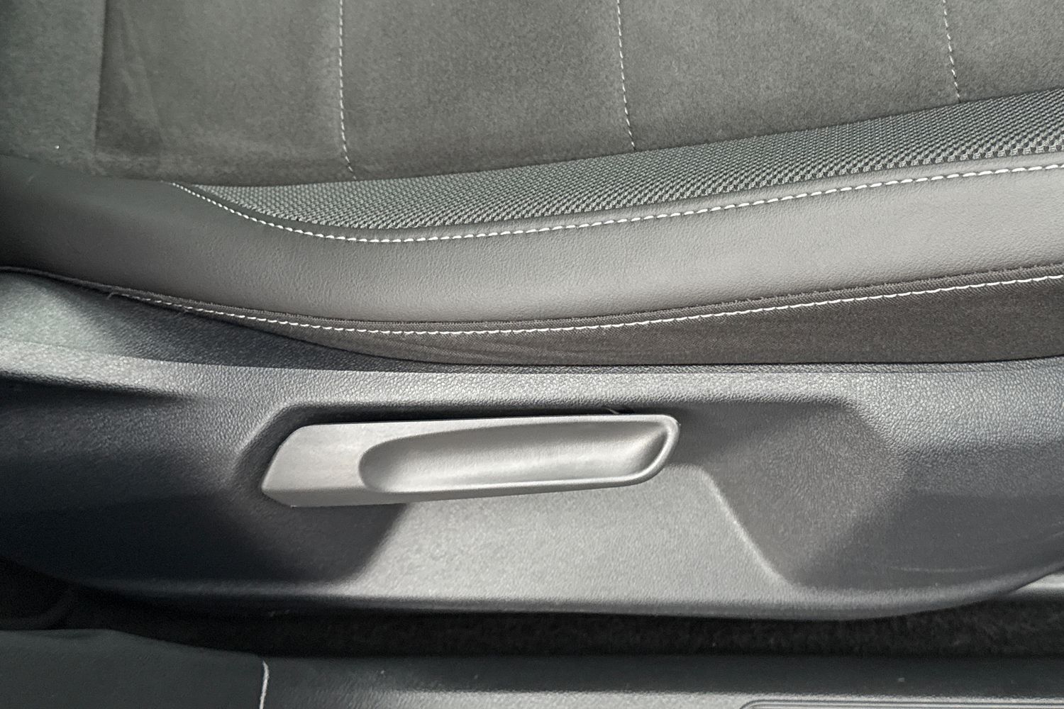 Used Volkswagen T-Roc 2025 for sale - 77220053: Photo 32