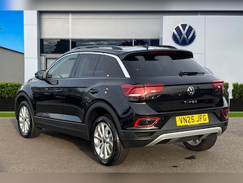 Used Volkswagen T-Roc 2025 for sale - 77589437: Photo