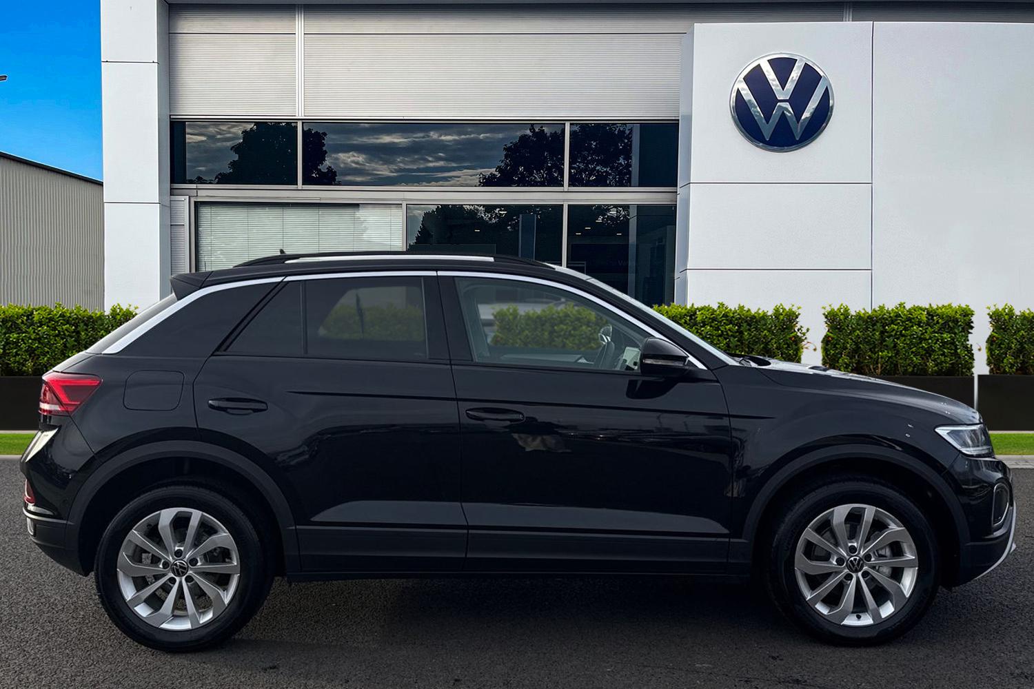 Used Volkswagen T-Roc 2025 for sale - 77589437: Photo 3