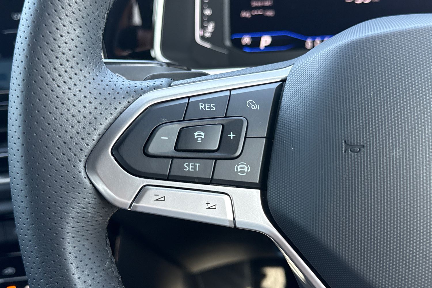 Used Volkswagen T-Roc 2025 for sale - 78168551: Photo 32