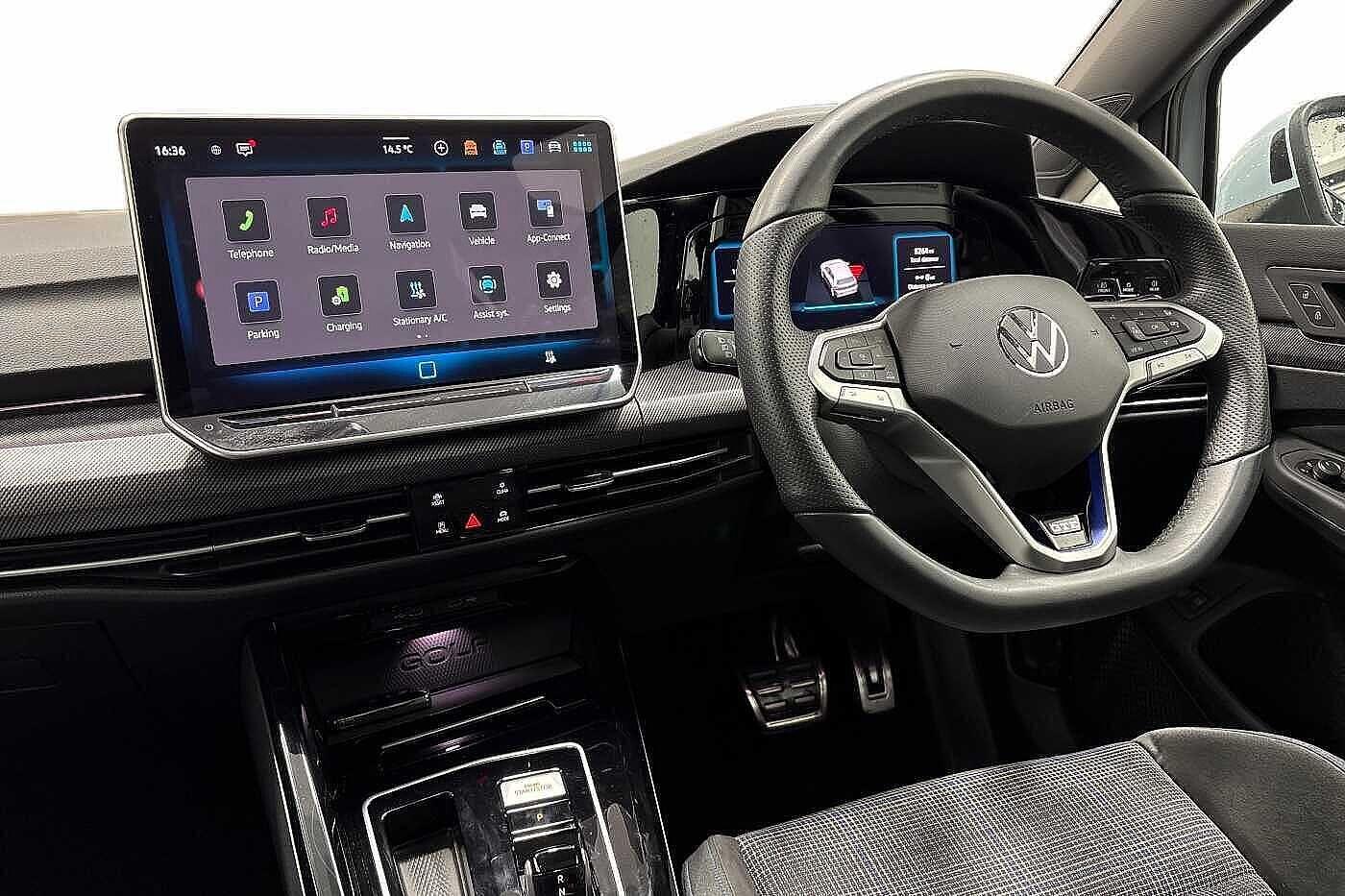 Used Volkswagen Golf 2025 for sale - 76617154: Photo 2