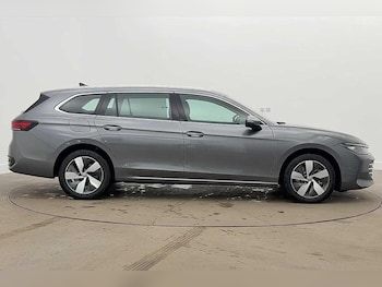 Used Volkswagen Passat 2025 for sale - 77152471: Photo