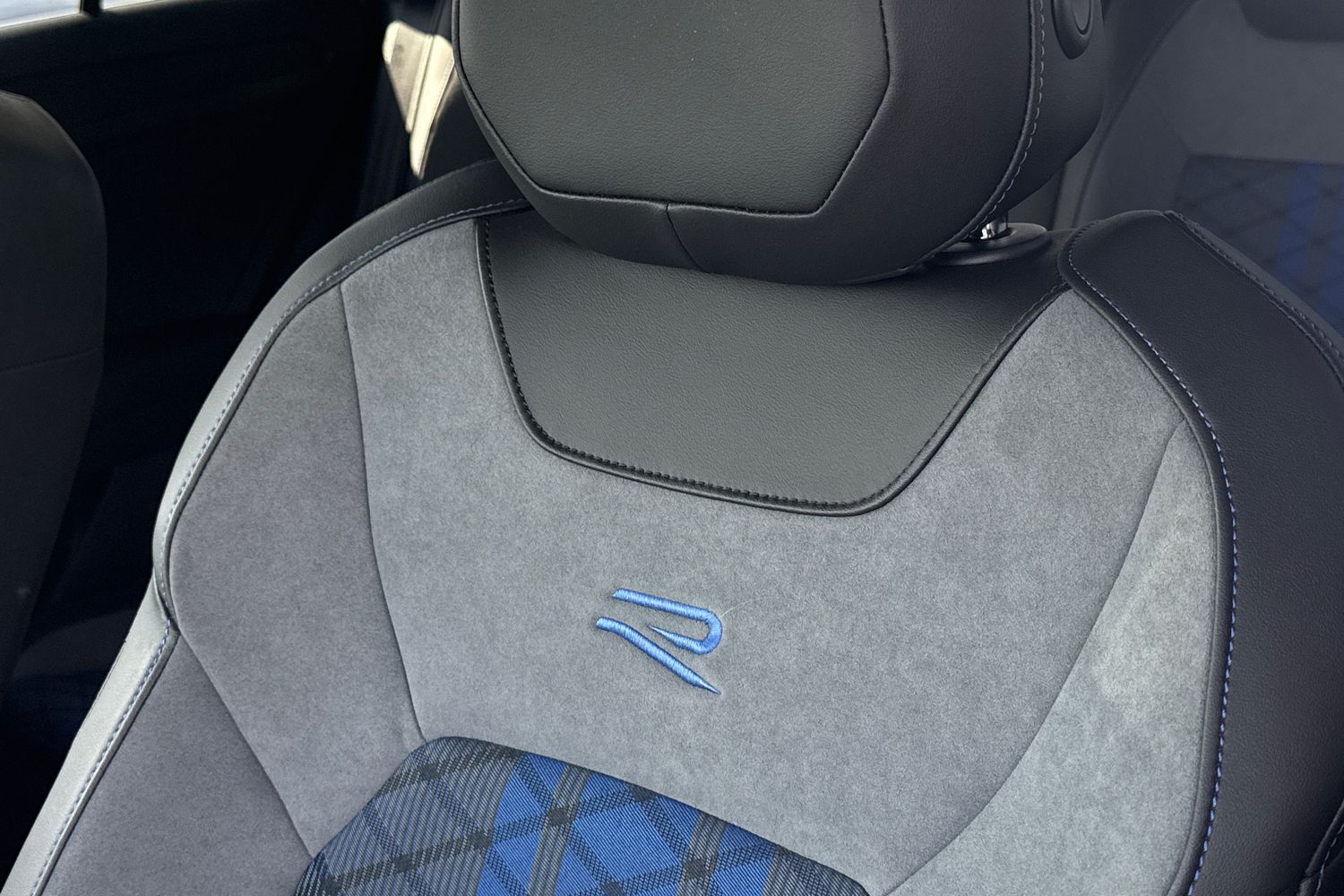 Used Volkswagen T-Roc 2025 for sale - 78210775: Photo 31