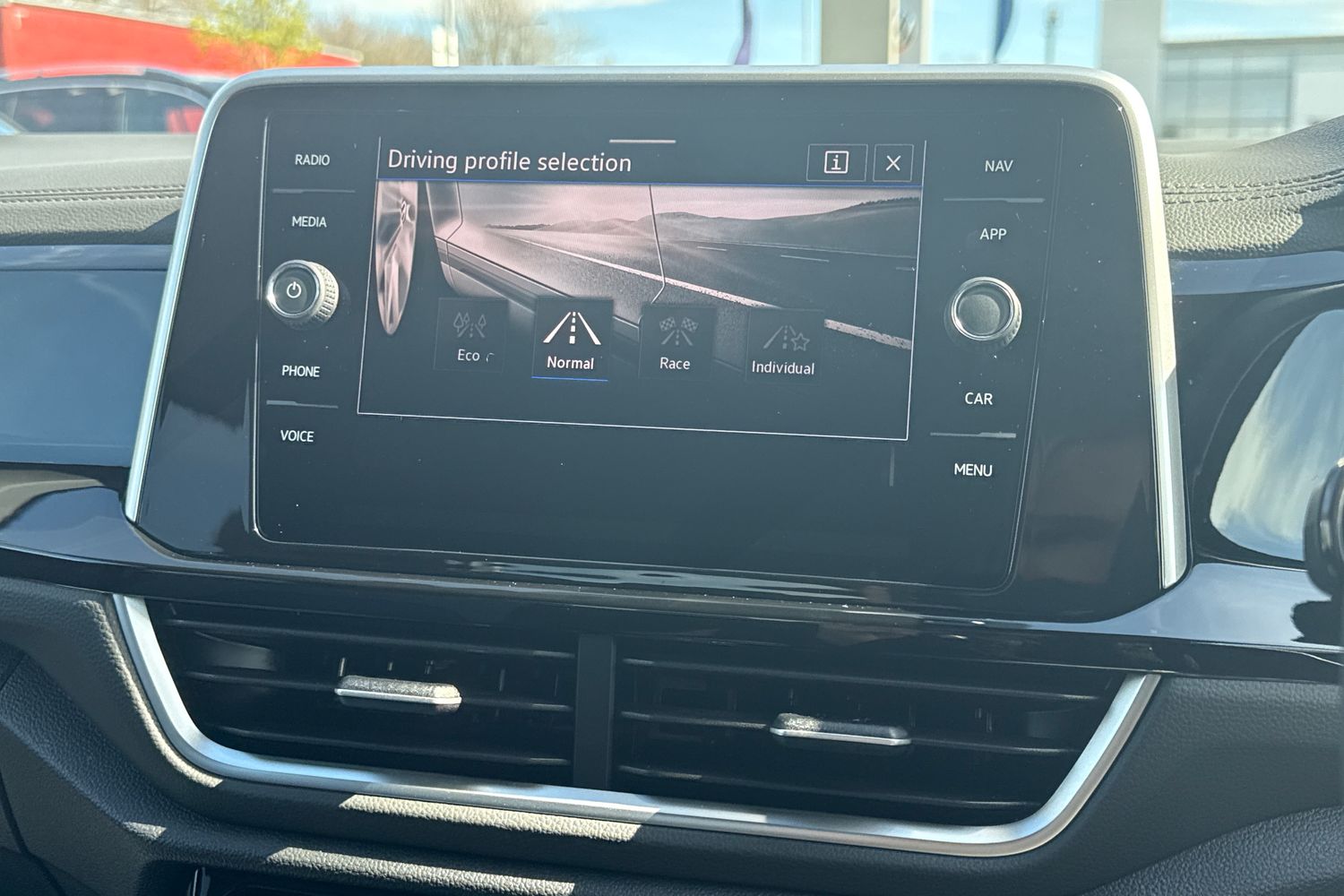 Used Volkswagen T-Roc 2025 for sale - 78210775: Photo 42