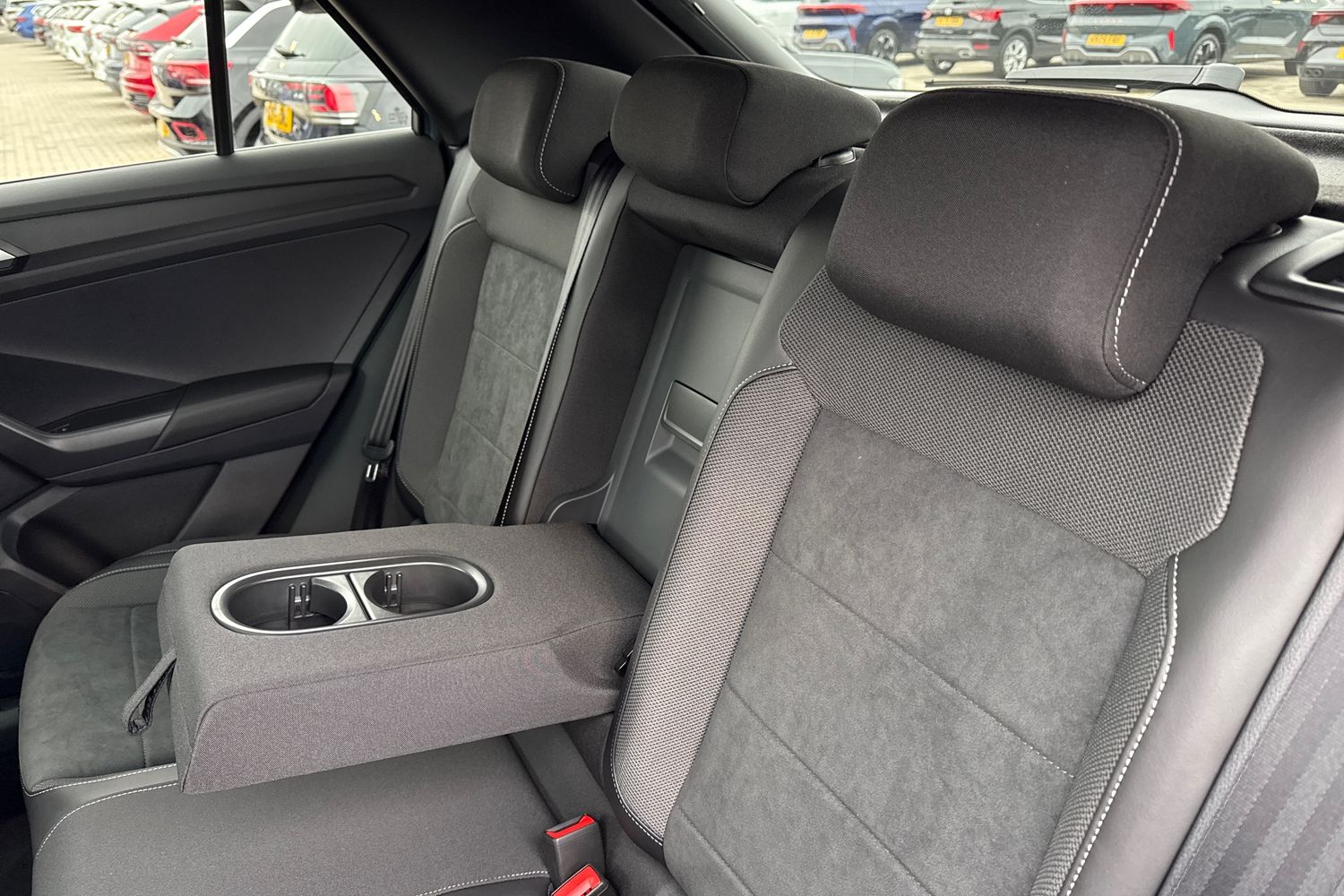 Used Volkswagen T-Roc 2026 for sale - 78218267: Photo 32