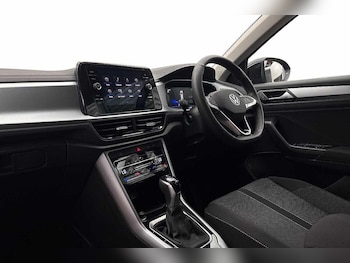 Used Volkswagen T-Roc 2025 for sale - 78937781: Photo