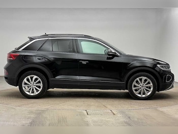 Used Volkswagen T-Roc 2025 for sale - 78937781: Photo