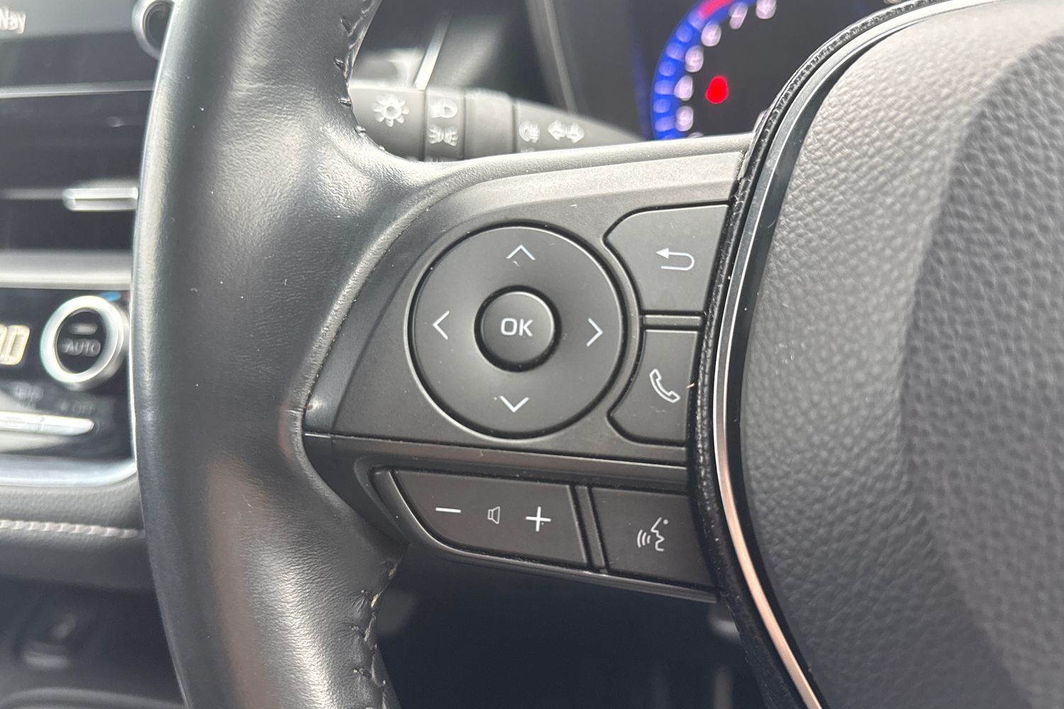 Used Toyota Corolla 2020 for sale - 76476191: Photo 32