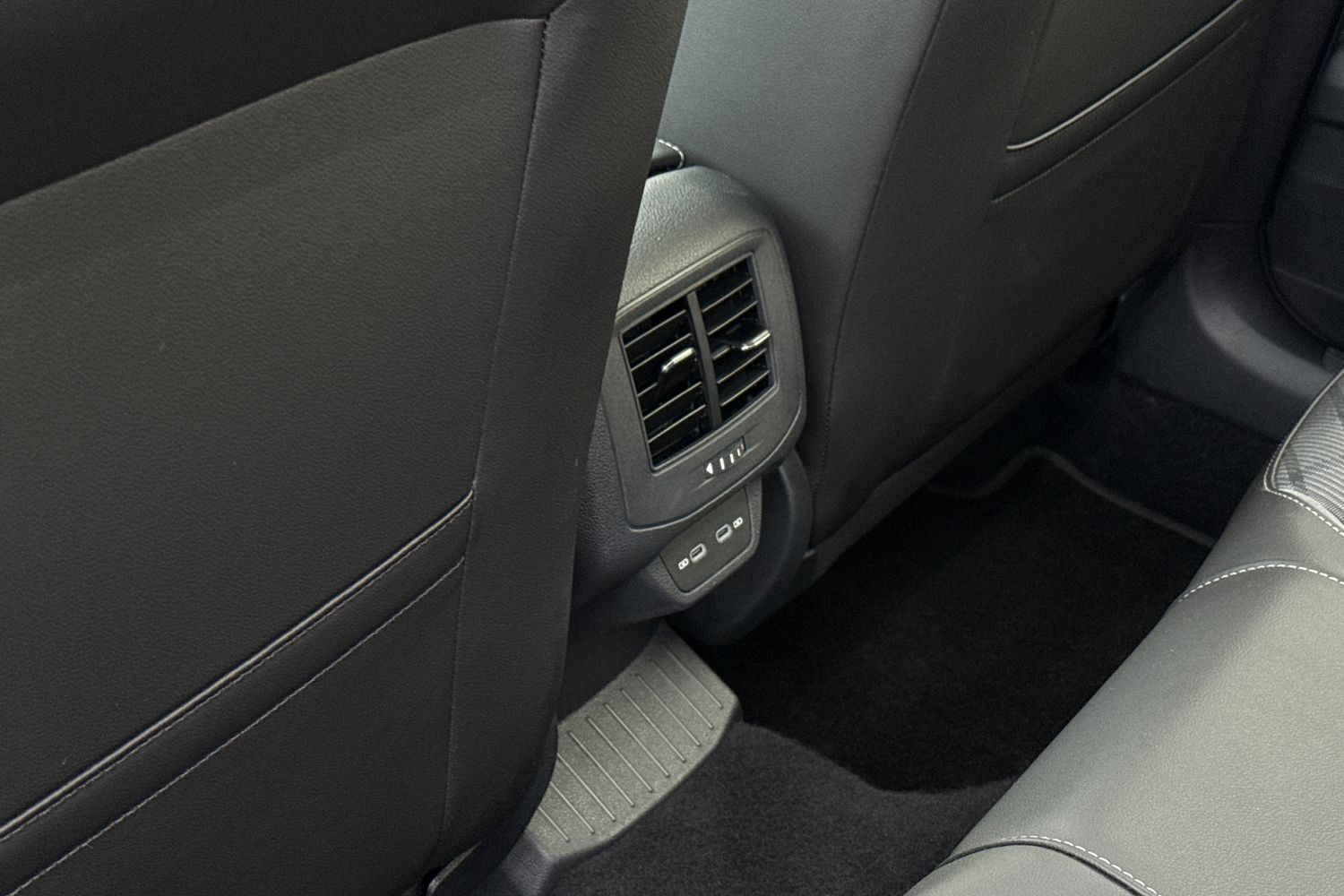 Used Volkswagen T-Roc 2025 for sale - 77072045: Photo 33